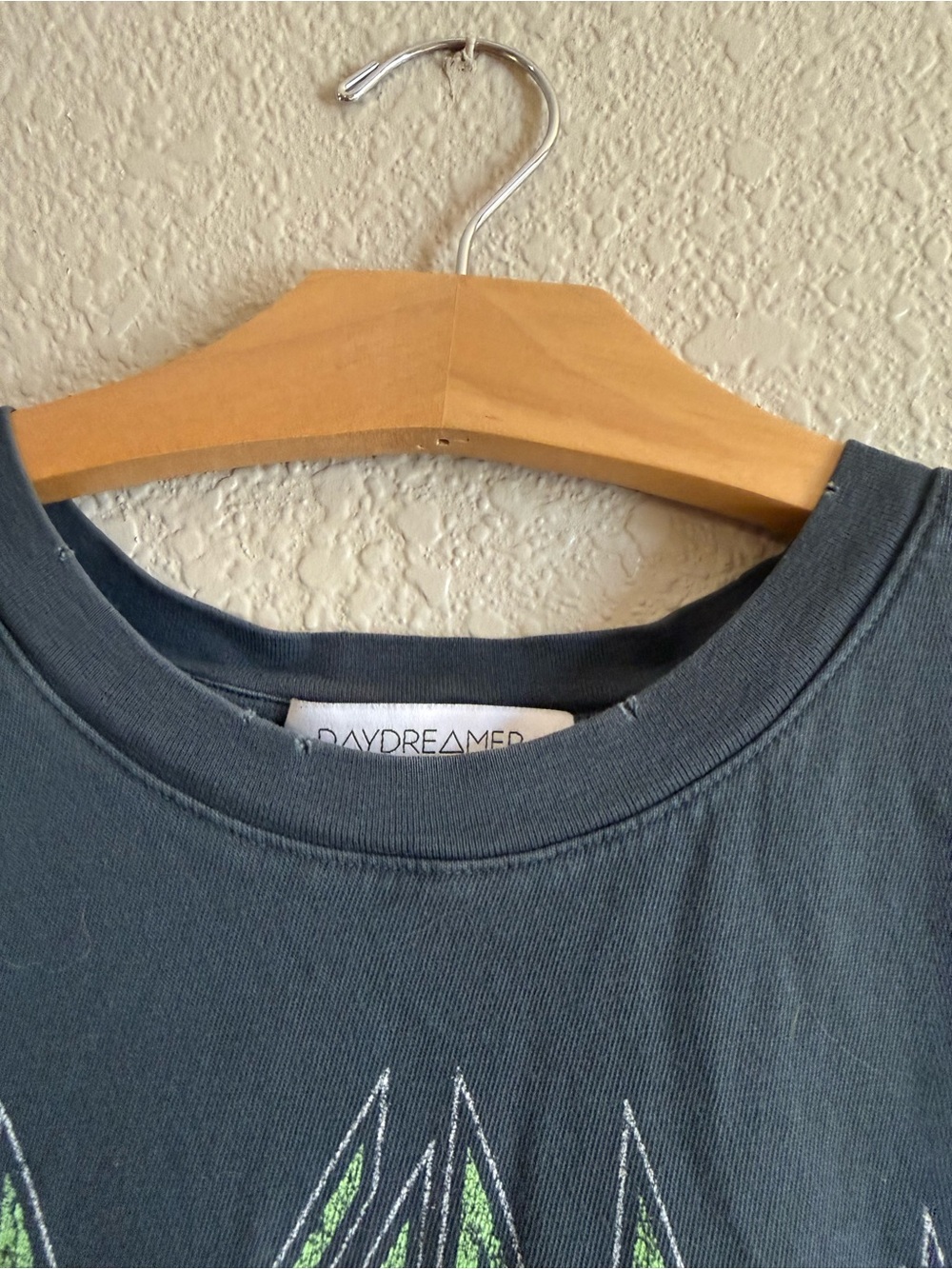 Daydreamer Def Leppard 1987 Tour Graphic Tee - Black with Yellow Leopard - Picture 2 of 5